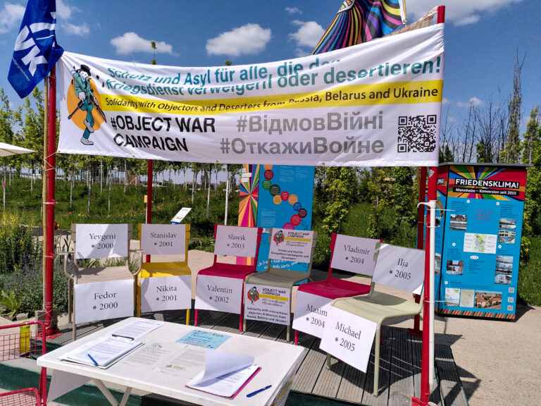 Aktion zur Unterstützung der ObjectWar-Kampagne in auf der Bundesgartenschau Mannheim.