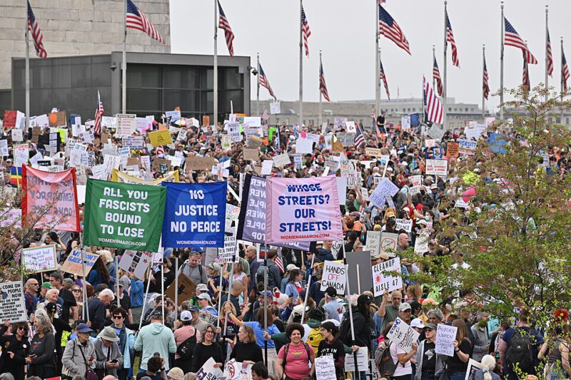 Demonstration „Hands-Off“ gegen Trumps’ Shutdown der Regierungsbehörden im Haushaltsstreit mit dem Kongress.