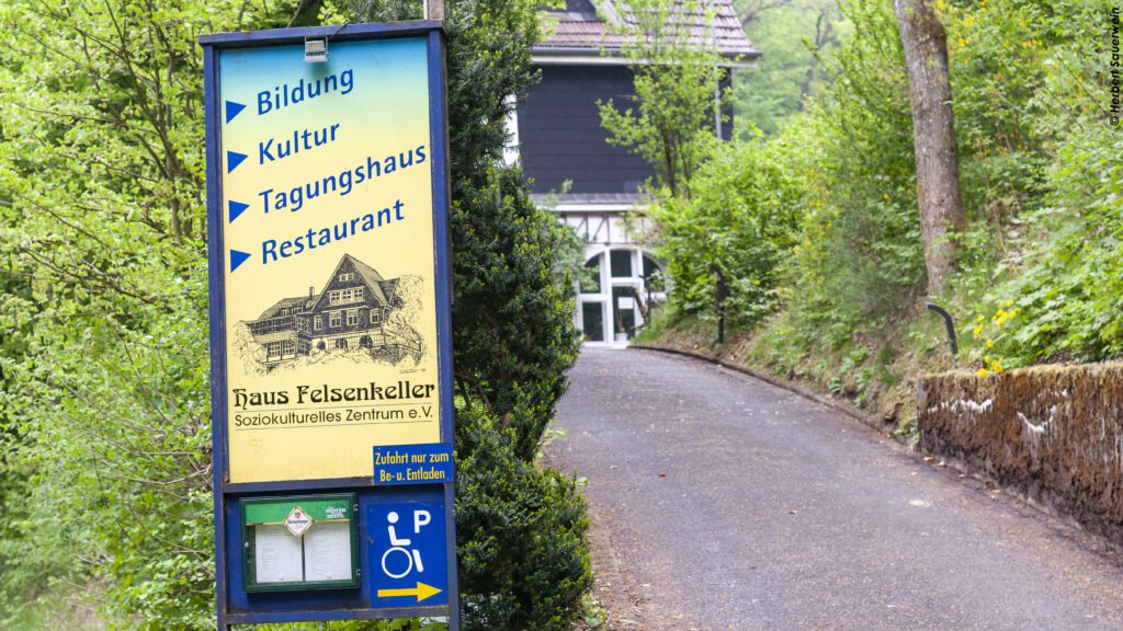 Auffahrt zum Tageshaus Felsenkeller